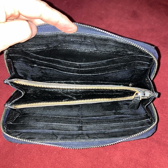 Bottega Veneta Black Woven Leather  zip around Wallet - Picture 6 of 10